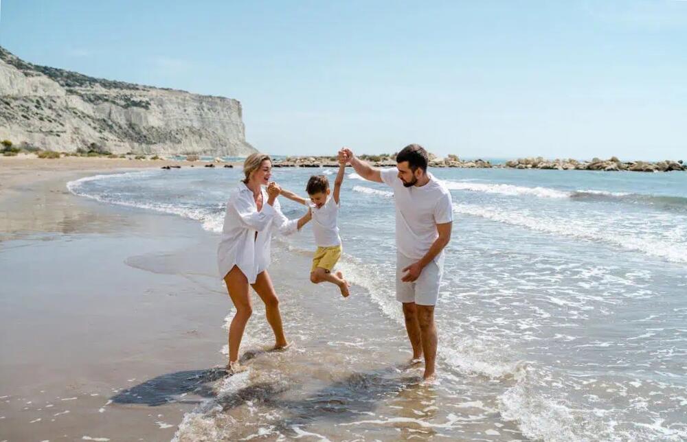 kavicsos tengerpart vagy homokos